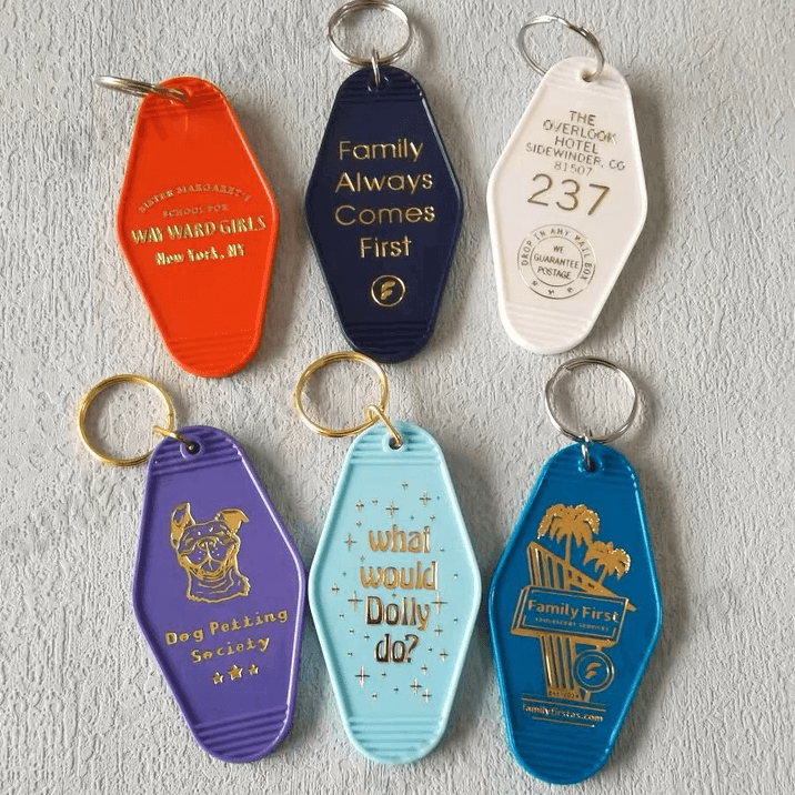 Custom Gold Foil Motel Keychains For Gifts Vintage Hotel Luggage Key Tags For Events
