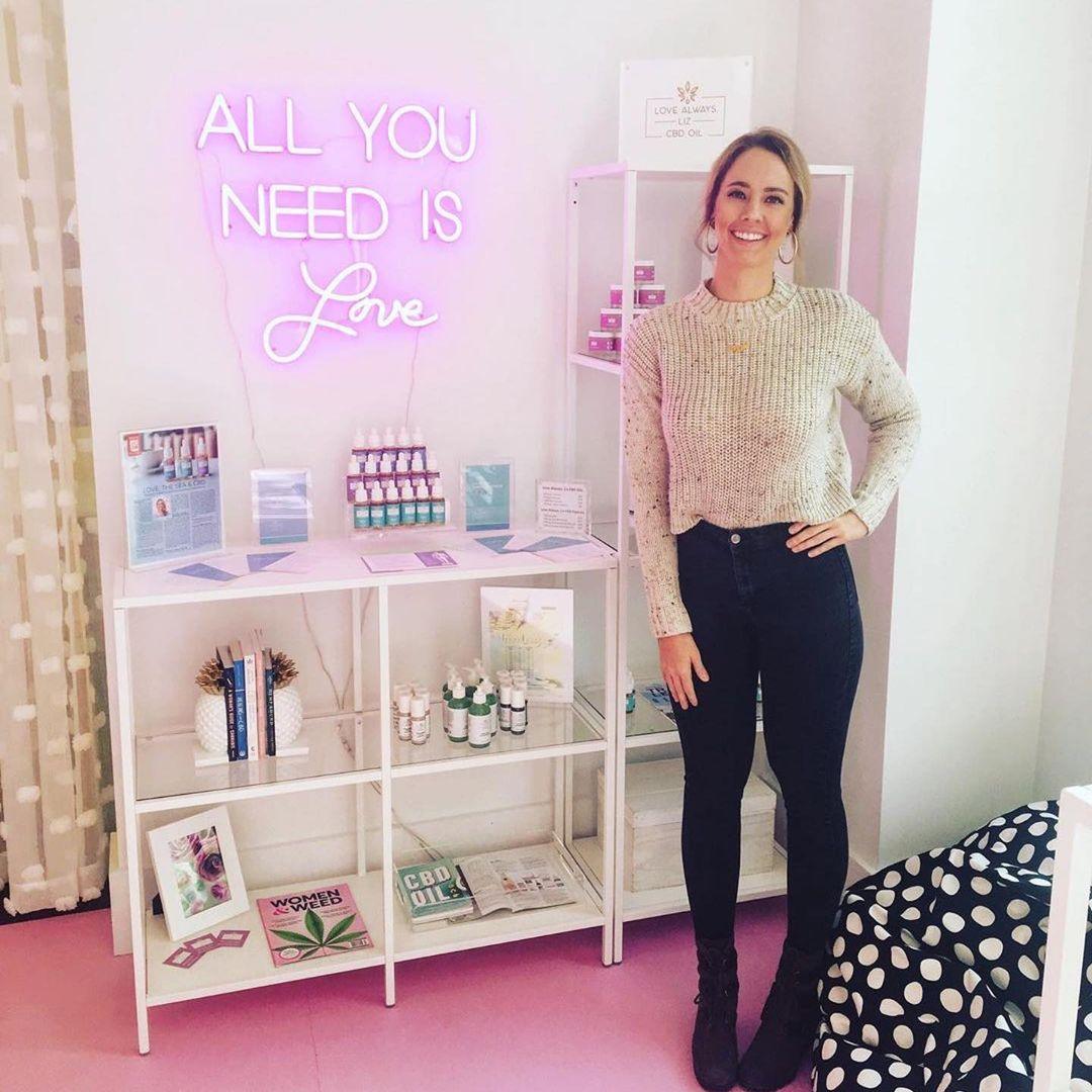 Celebrate in Style: Custom Neon Signs for Thanksgiving and Christmas Cheer